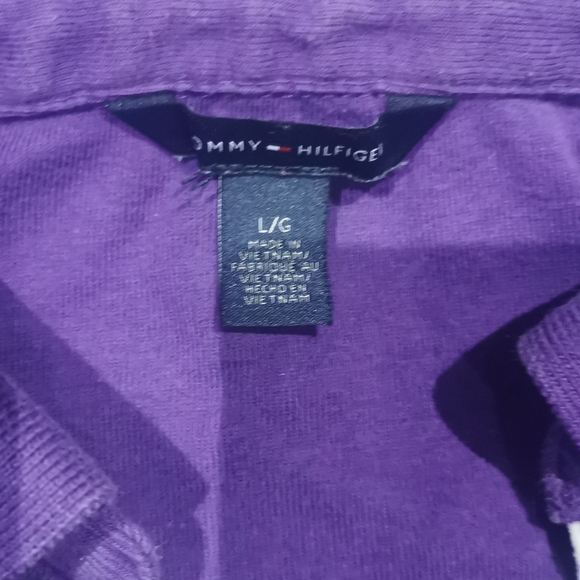 2/$30 Tommy top - Picture 3 of 4